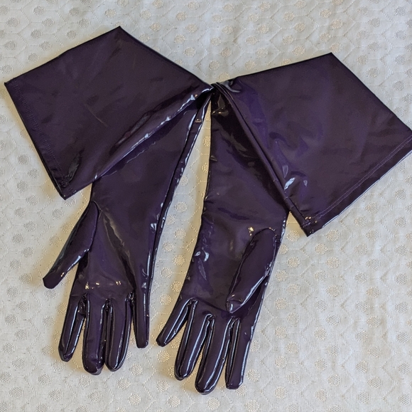 🔥🔥🔥 Savage X Fenty Vinyl bustier and matching gloves set - Picture 2 of 6